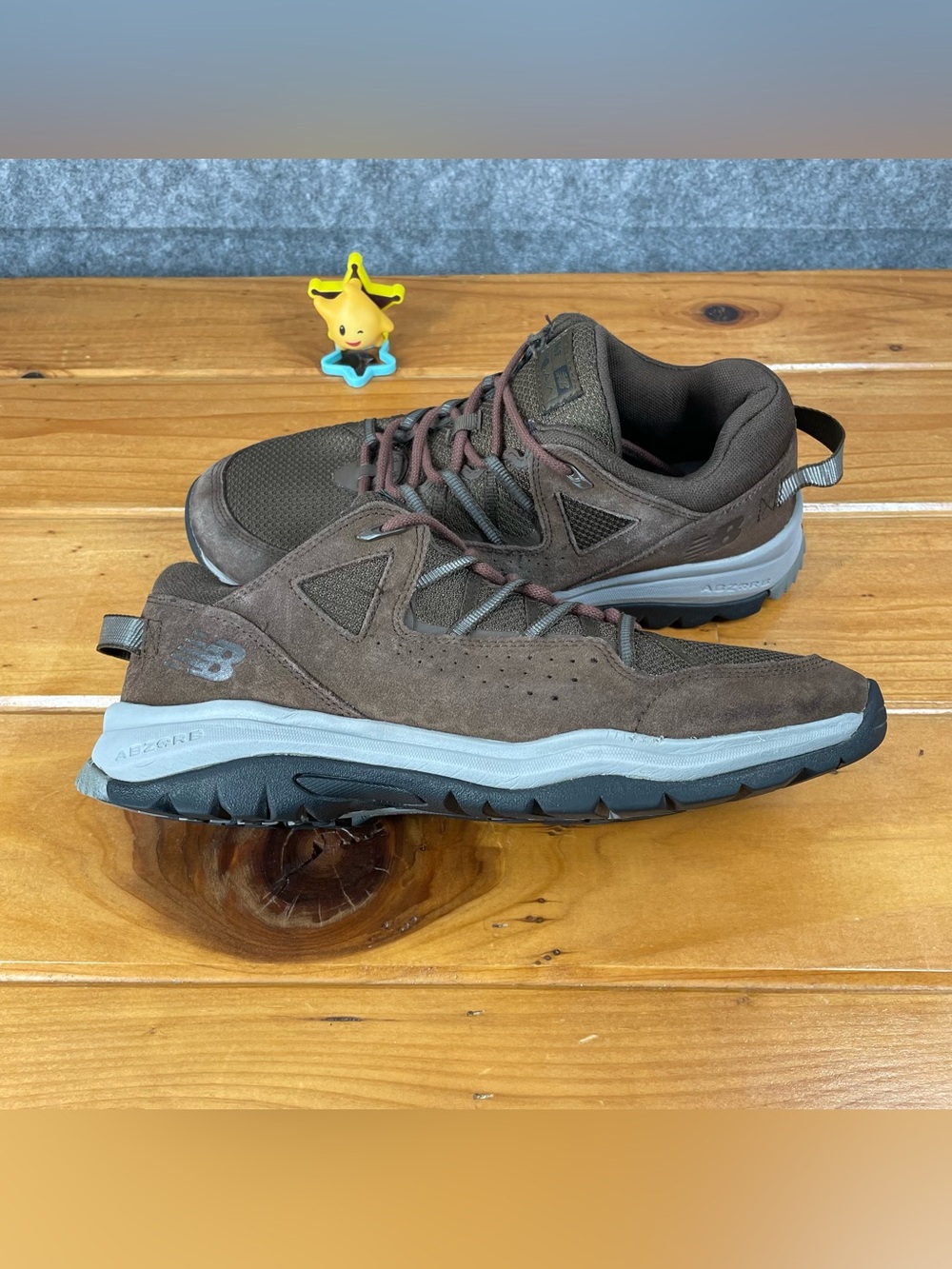 New Balance 669v2 Men's Size 11.5 2E Wide Brown Hiking Walking Sneakers MW669LC2 - Picture 8 of 16